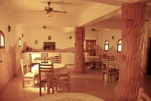 Petit déjeuner préparé à la commande compris tous les jours