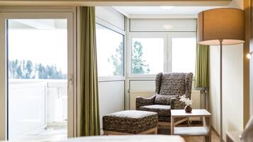 Minibar, Zimmersafe, Schreibtisch, Bügeleisen/Bügelbrett