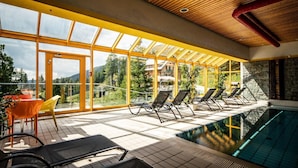 Indoor pool, open 7:00 AM to 7:00 PM, sun loungers - Panorama Hotel Turracher Höhe (Reichenau)