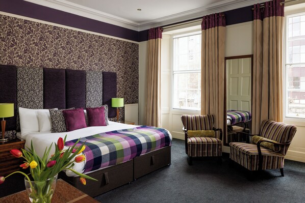  King Size Double / Twin | Desk, iron/ironing board, free WiFi, bed sheets