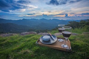 Outdoor dining - Mundo Nuevo Eco Lodge (Santa Marta)