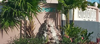 Cumber's Tropical Apartments