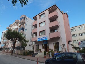 Front of property - Arden Pansiyon (Çanakkale)