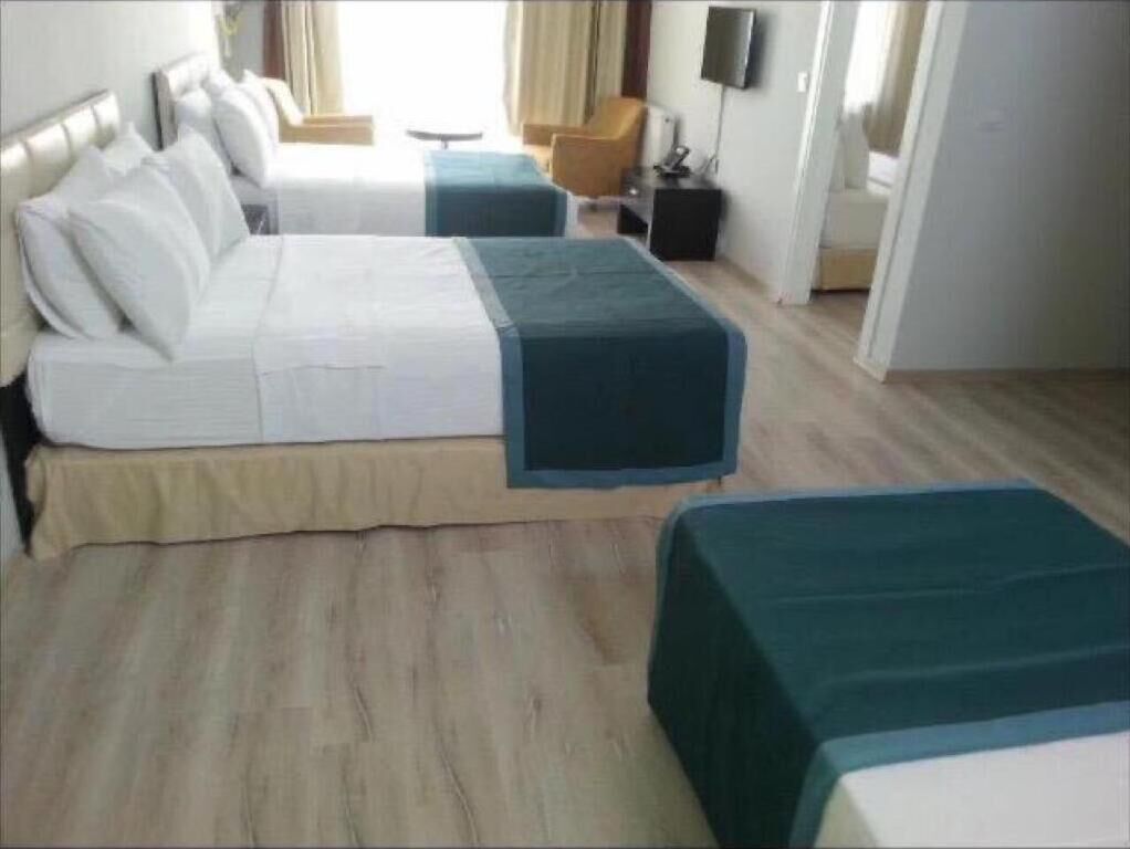 Bureau, fer et planche à repasser, Wi-Fi gratuit