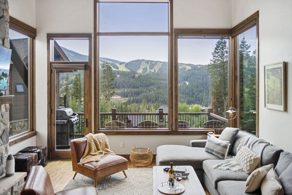 Téléviseur connecté, foyer, jeux vidéo, Hulu