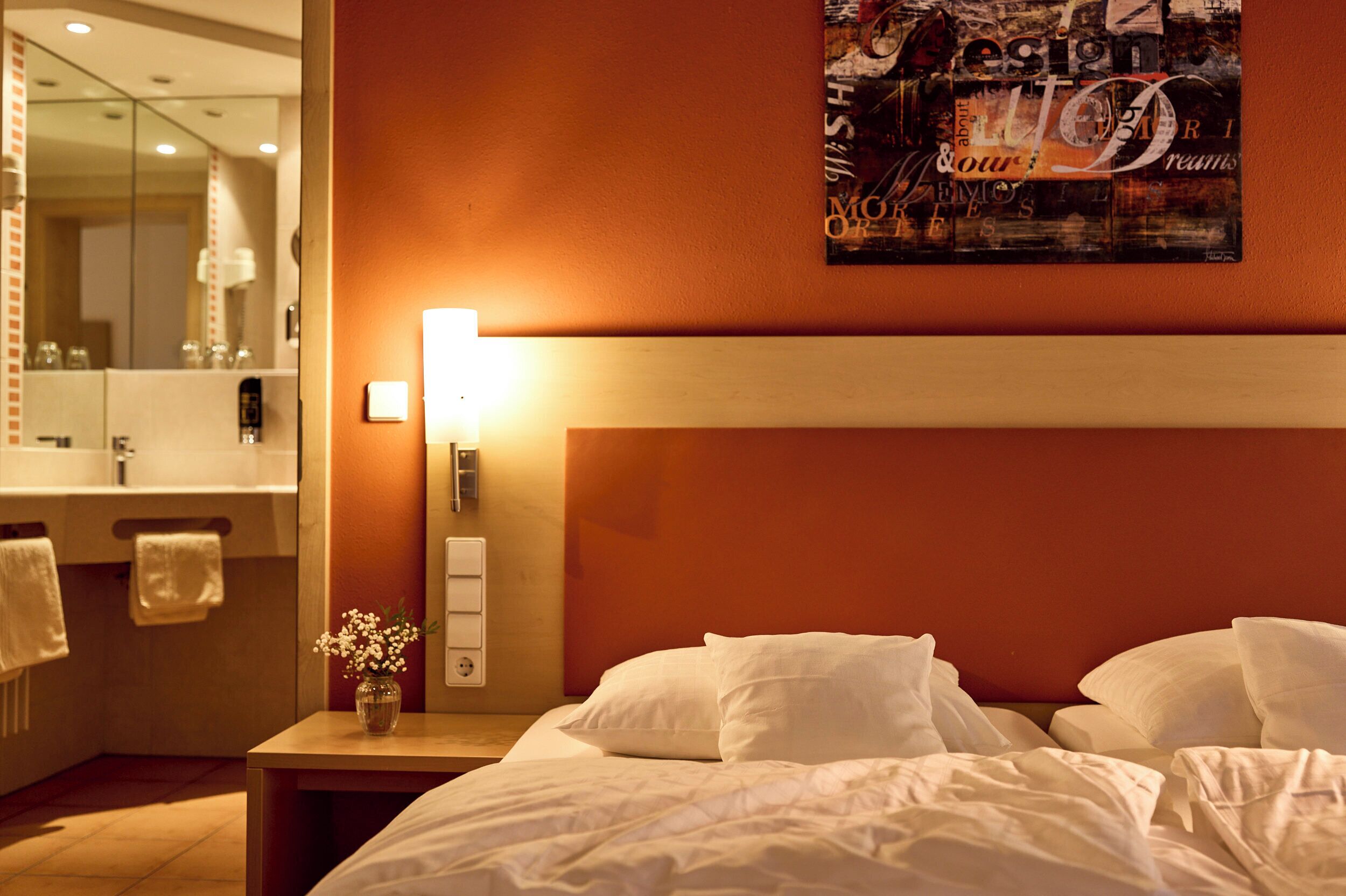 hypo-allergenic bedding, in-room safe, desk, soundproofing