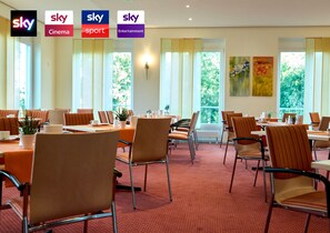 Breakfast area - Hotel Gasthof Zum Bad (Langenau)
