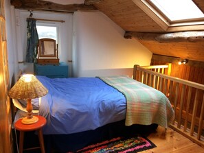 3 chambres, fer et planche à repasser, draps fournis