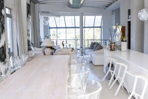 In-room dining - Kenmore Main House (Cape Town)