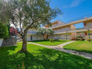 Exterior - Rescator Resort 121 - One Bedroom Apartment, Sleeps 4 (Roses)