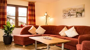 Apartment, 3 Bedrooms | Living room - LANDHAUS EMANUEL (Fuessen)