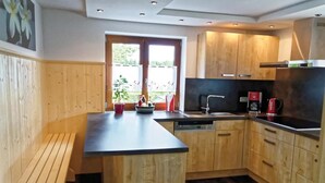 Private kitchen - LANDHAUS EMANUEL (Fuessen)