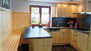 Fridge, microwave, oven, cookware/dishes/utensils