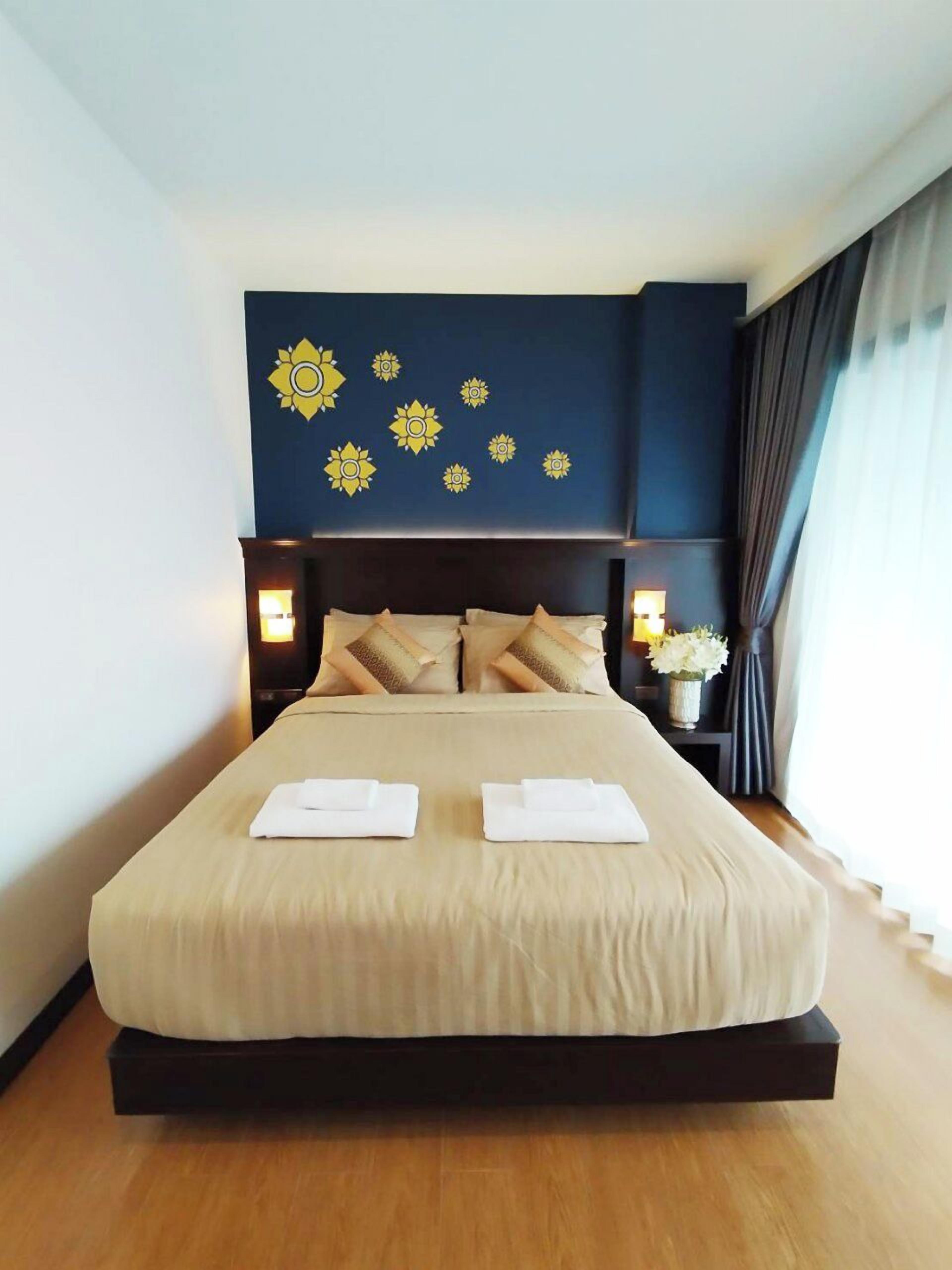 Bureau, rideaux occultants, Wi-Fi gratuit, draps fournis