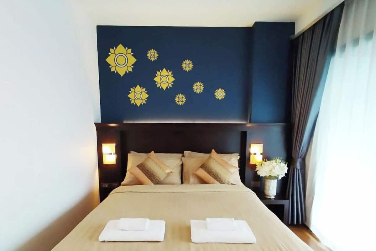 Superior Double Room, 1 Queen Bed, Non Smoking | Desk, blackout drapes, free WiFi, bed sheets