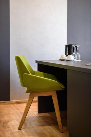 Minibar, in-room safe, desk, blackout curtains - ORA Luxury Rooms (Dubrovnik)
