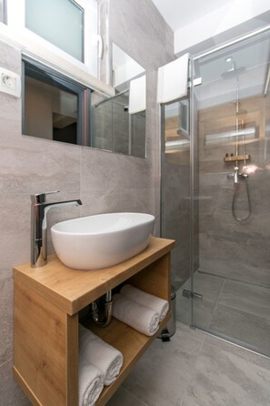 Deluxe Double or Twin Room, 1 Double or 2 Single Beds, Sea Facing | Bathroom sink - ORA Luxury Rooms (Dubrovnik)