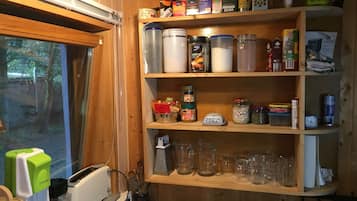 Family House, 3 Bedrooms, Non Smoking, Garden View | Private kitchen | Full-sized fridge, microwave, stovetop, coffee/tea maker