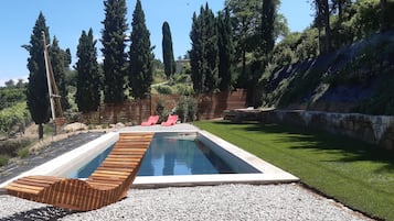 Piscina coperta, piscina stagionale all'aperto, ombrelloni da piscina