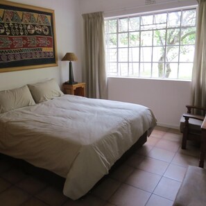 Free WiFi, bed sheets - Waverley Guest House (Johannesburg)