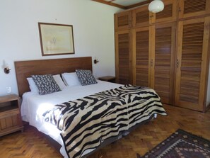 Free WiFi, bed sheets - Waverley Guest House (Johannesburg)