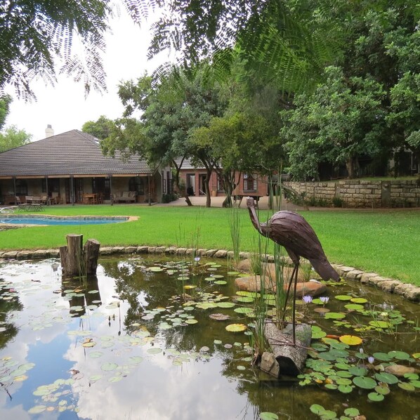 Property grounds - Waverley Guest House (Johannesburg)