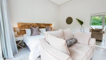 River Superior Suites | Egyptian cotton sheets, premium bedding, in-room safe