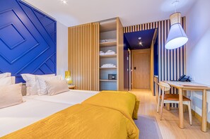 In-room safe, laptop workspace, soundproofing, iron/ironing board - Praia do Sal Lisbon Resort and SPA (Alcochete)
