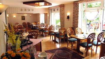 Daily buffet breakfast (EUR 9.9 per person)
