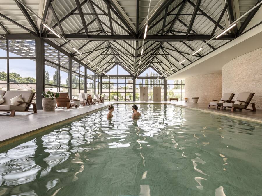 Indoor pool, pool loungers