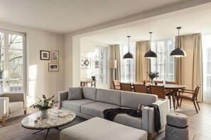 Luxury Suite | Living area