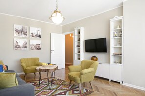 华丽公寓, 花园景观 | 客厅 | 平板电视、办公室