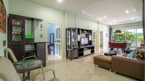 3-Bedroom Villa with Private Pool | 객실 내 편의 시설/서비스