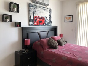 1 chambre, literie de qualité, couette en duvet, minibar