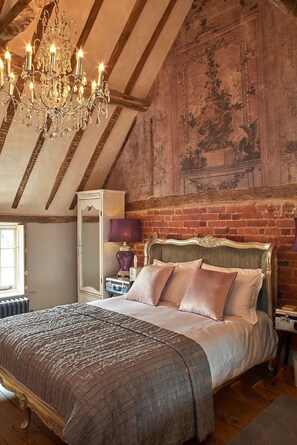 Superior Double Room, Ensuite - Broad Leys (Aylesbury)