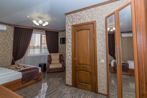 Premium bedding, desk, blackout curtains, soundproofing - Korona (Kamensk-Shakhtinsky)