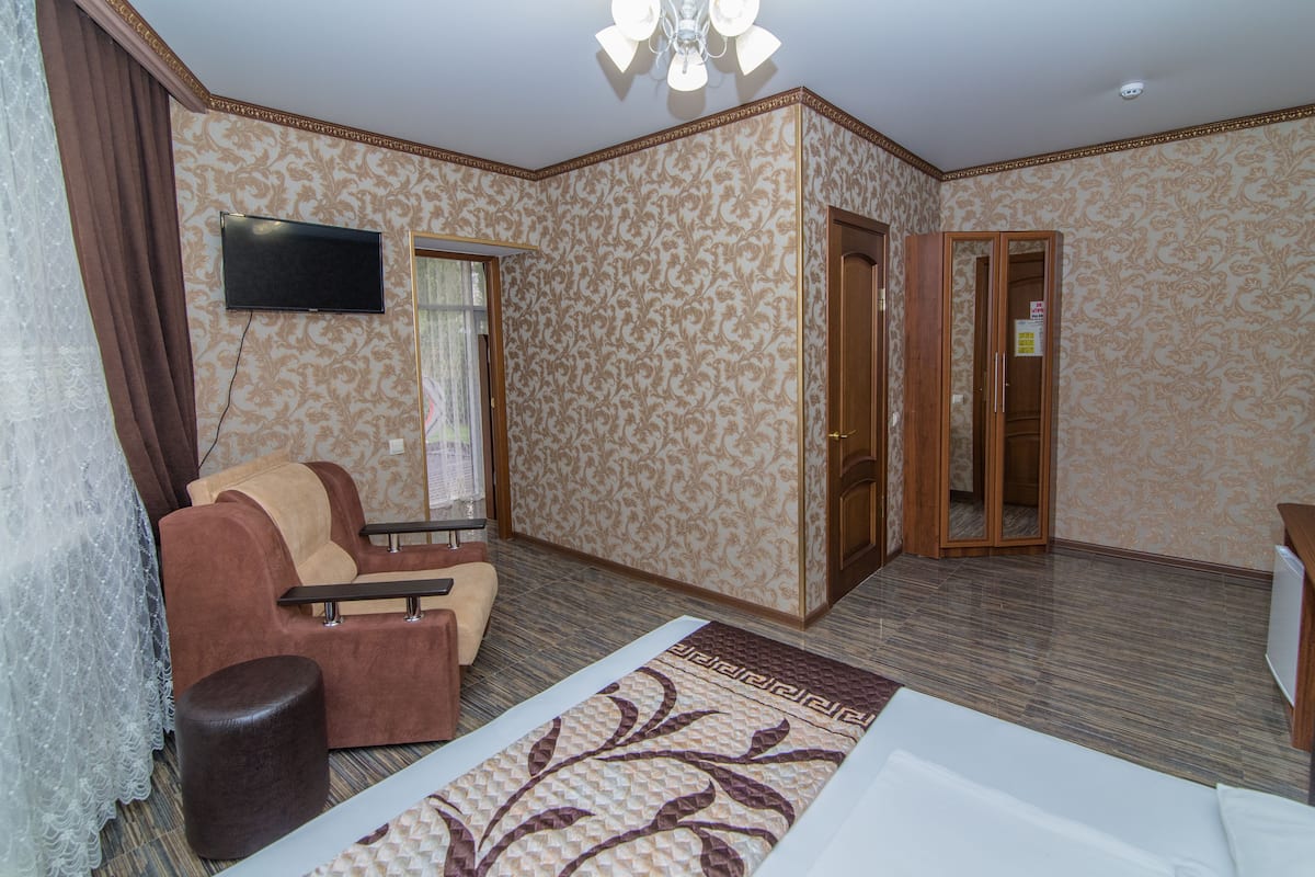 Family Room, 2 Bedrooms | Premium bedding, desk, blackout drapes, soundproofing