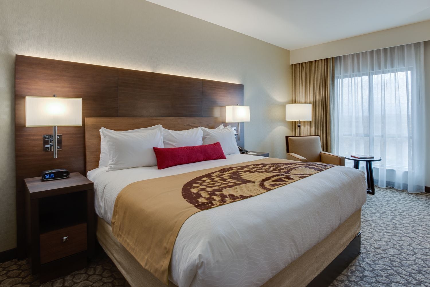 in-room safe, iron/ironing board, bed sheets