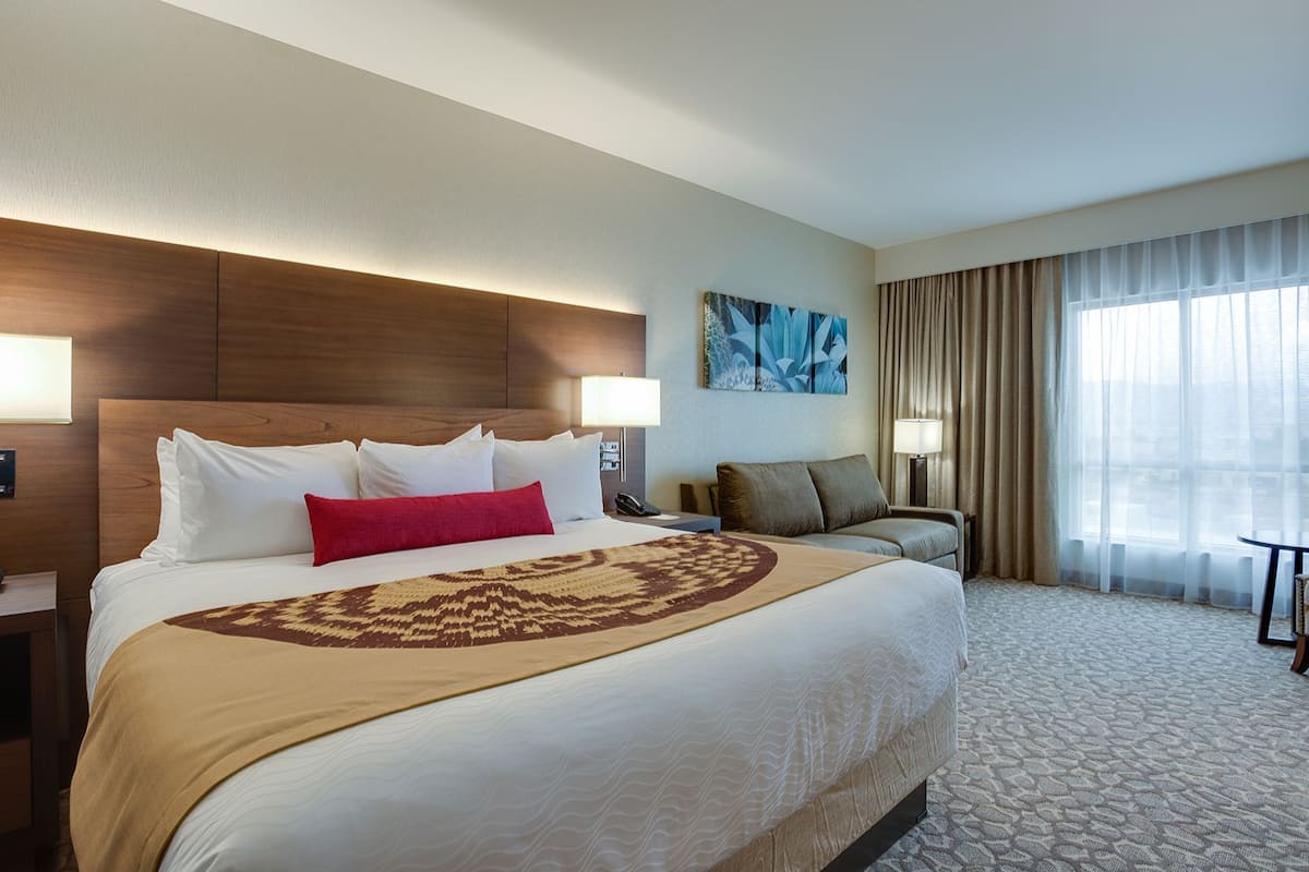 in-room safe, iron/ironing board, bed sheets