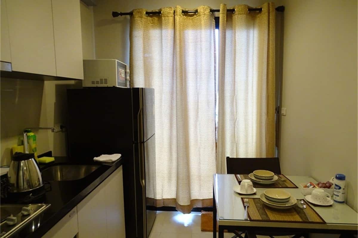1-Bedroom Condo | Private kitchenette