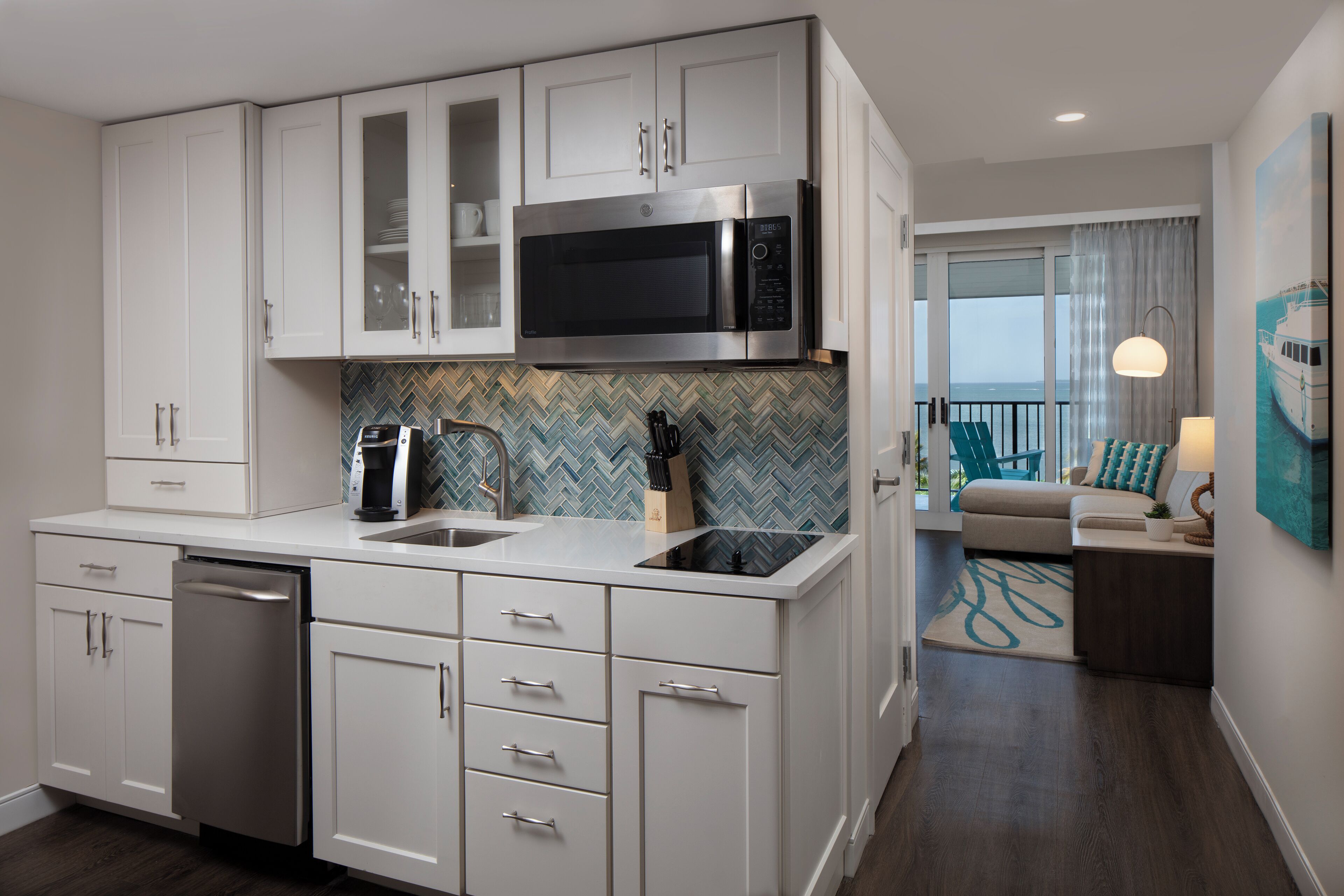 suite, 3 bedrooms, ocean view (2 kings & 2 queens) | private kitchen | fridge, microwave, stovetop, dishwasher