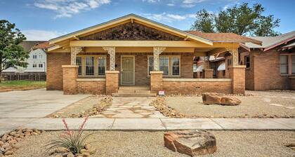 Inviting Lubbock Home > 1 Mi to Downtown