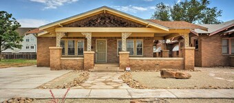 Inviting Lubbock Home > 1 Mi to Downtown