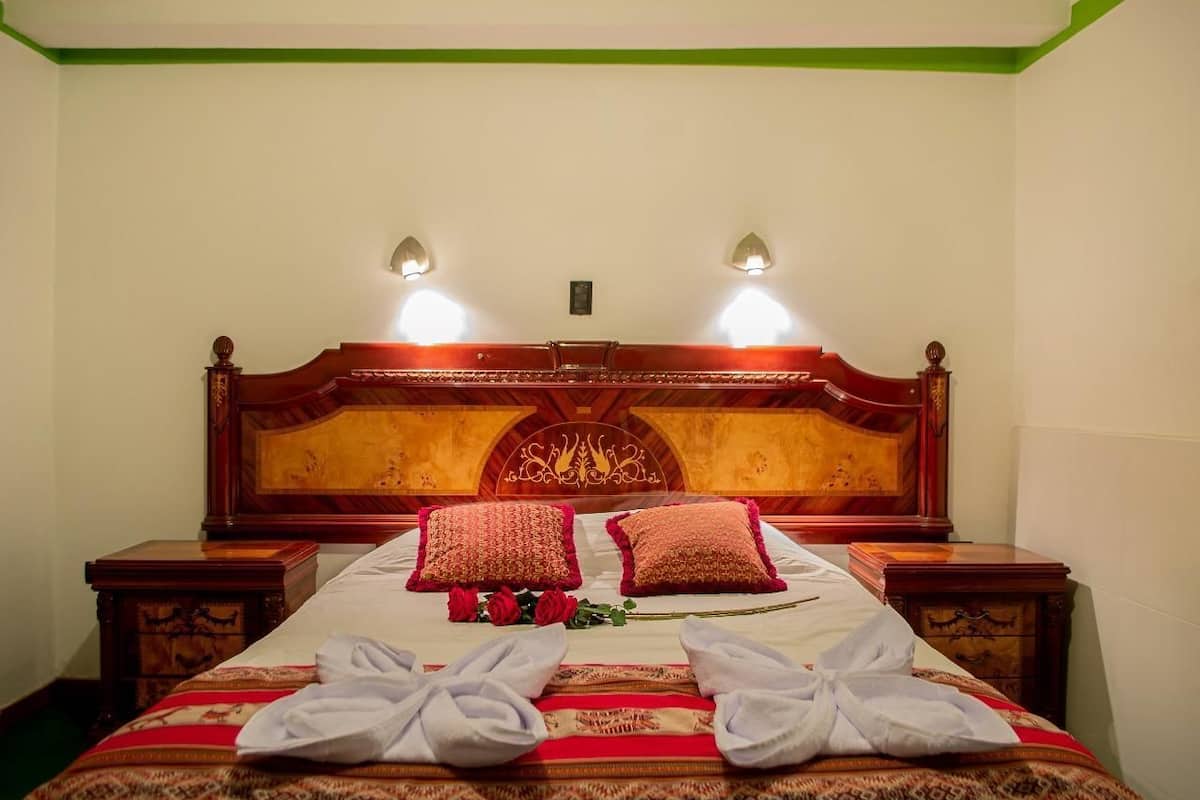 Chambre supérieure double pour 1 personne, 1 grand lit | Bureau, accès au Wi-Fi (inclus)