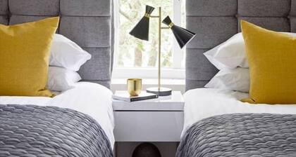 Icon Mews Southend with FREE WiFi