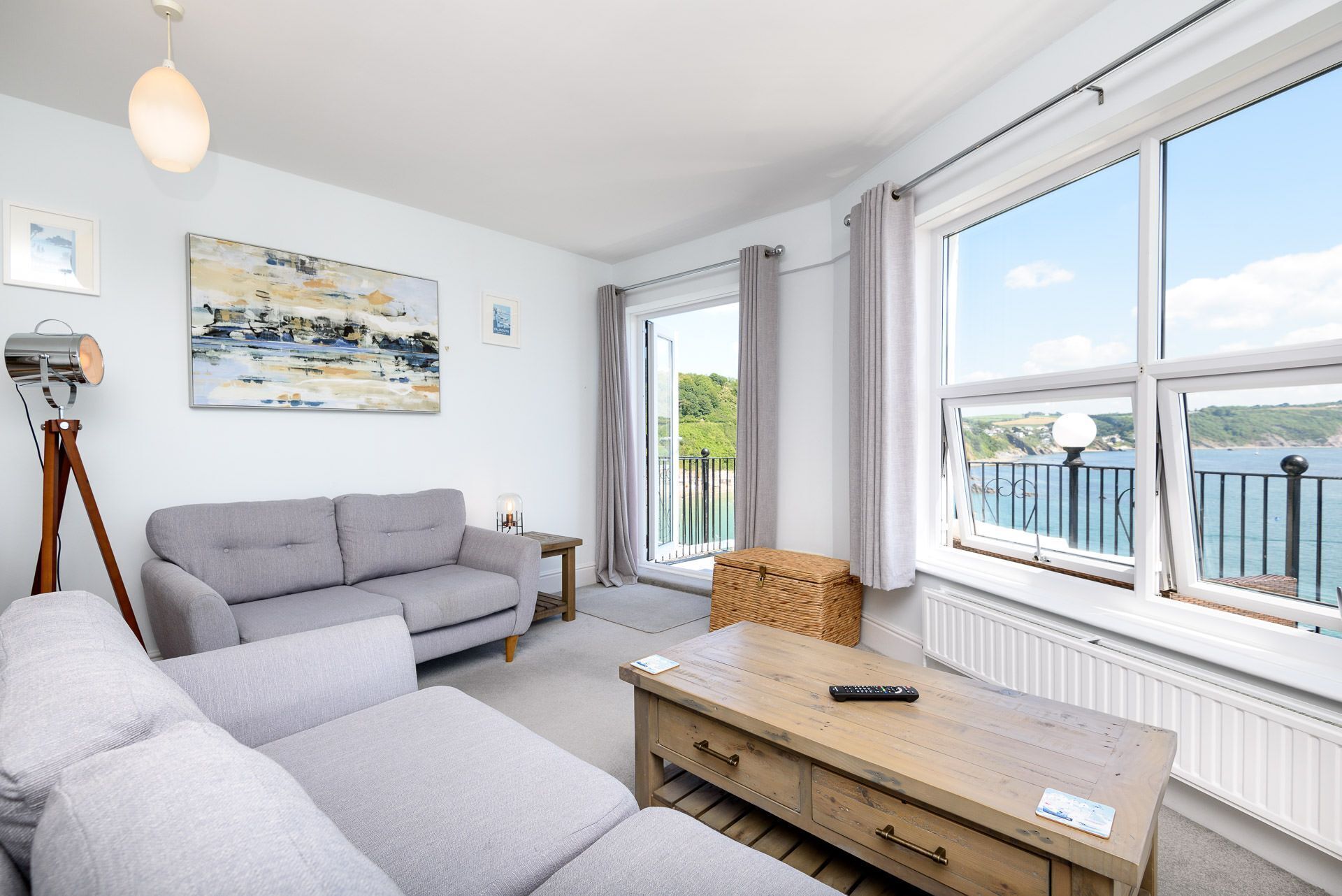 Beautifully Appointed Apartment With Sea Views And Parking - Looe