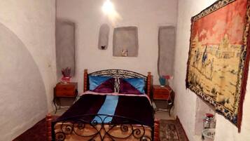 Traditional Double Room, 3 Bedrooms | 1 bedroom, premium bedding, in-room safe, individually decorated