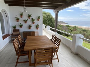 Outdoor dining - House, cove of the Germans (Cadiz)