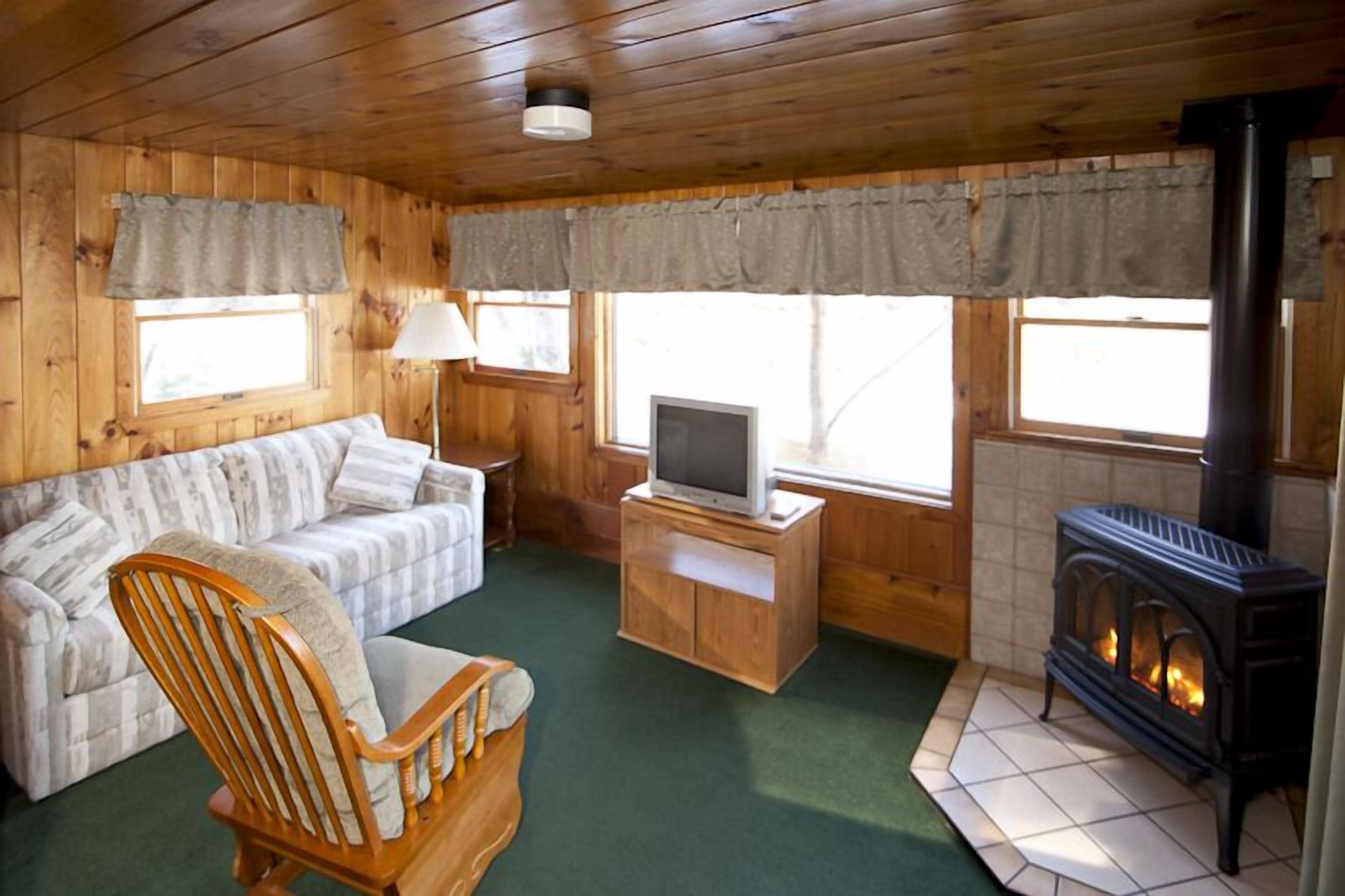 Standard Cabin | Iron/ironing board, free WiFi, bed sheets