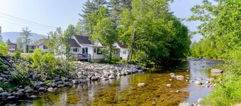 Riverbank Motel and Cabins